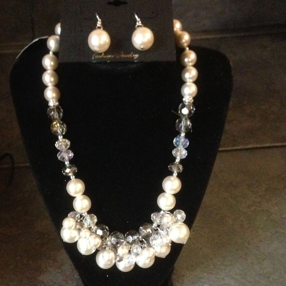 Pearl crystal necklace set